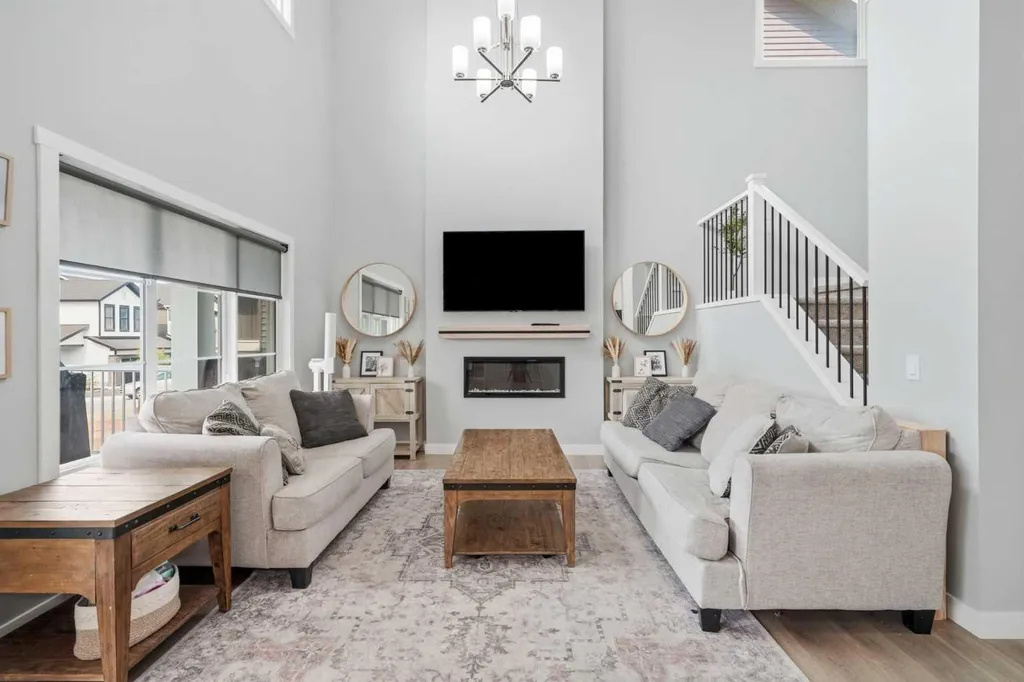 504 Creekrun Lane SW Airdrie AB T4B 5J9