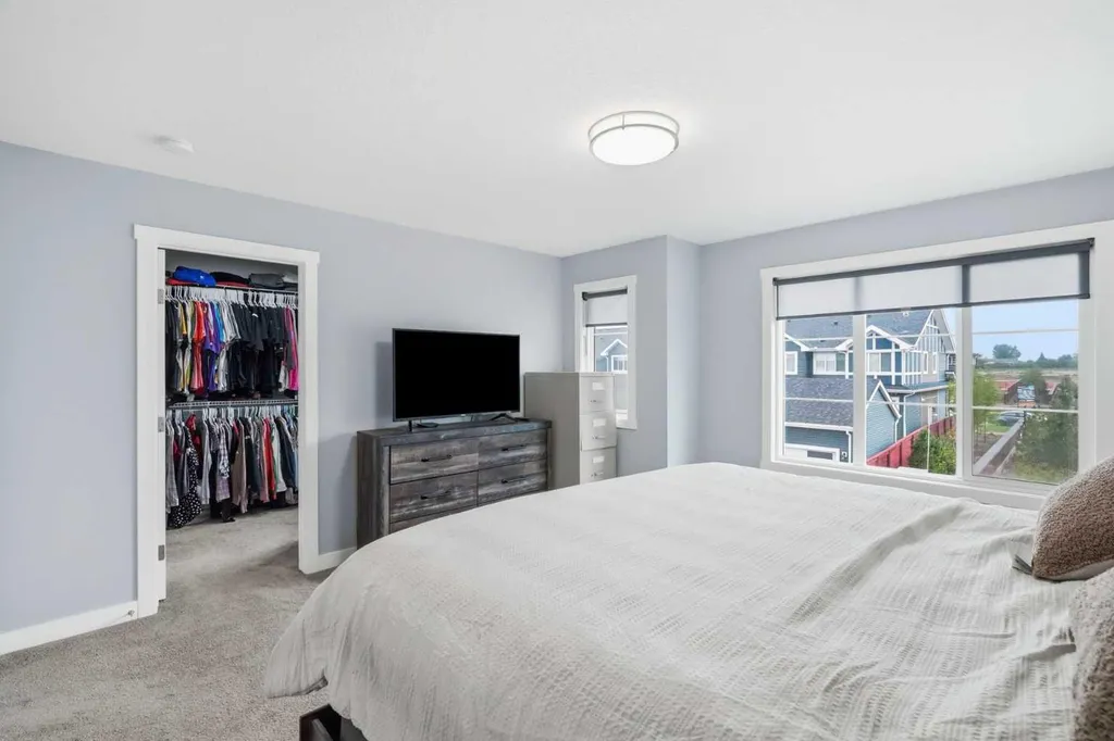 504 Creekrun Lane SW Airdrie AB T4B 5J9