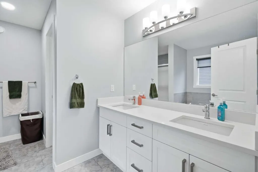504 Creekrun Lane SW Airdrie AB T4B 5J9