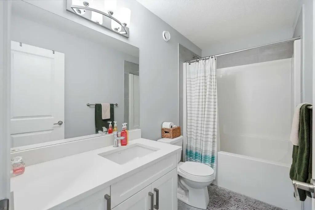 504 Creekrun Lane SW Airdrie AB T4B 5J9