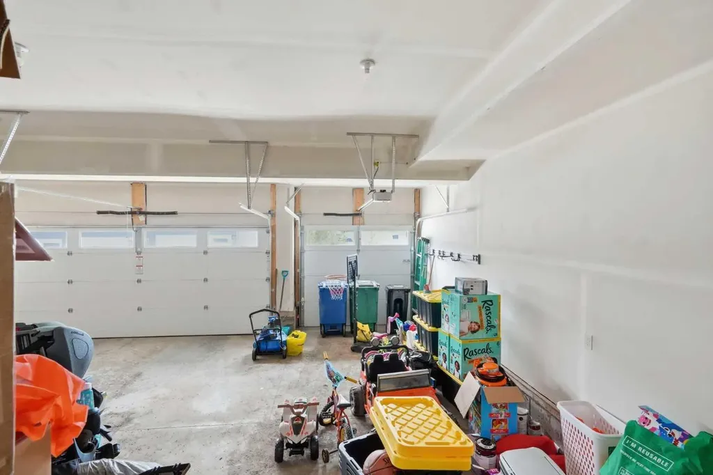 504 Creekrun Lane SW Airdrie AB T4B 5J9