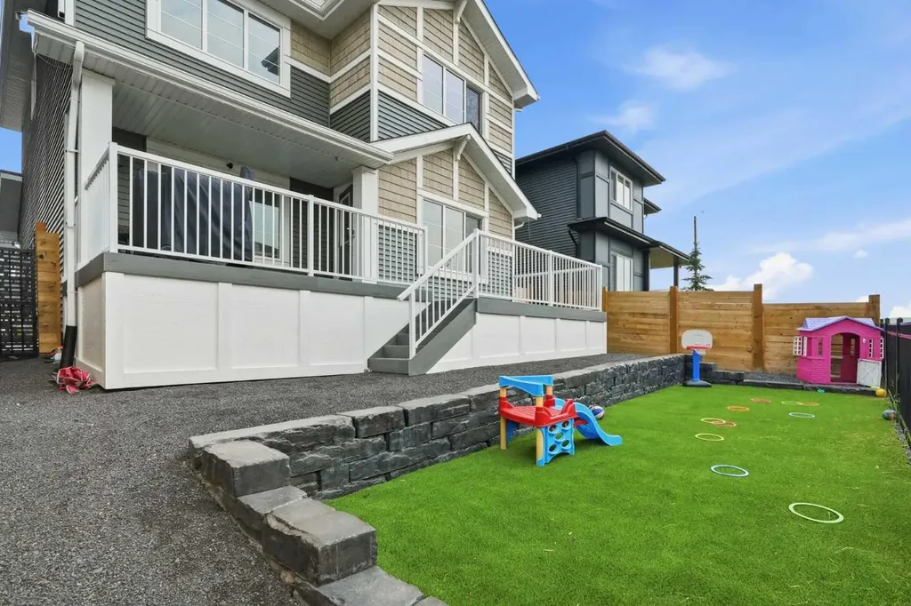 504 Creekrun Lane SW Airdrie AB T4B 5J9