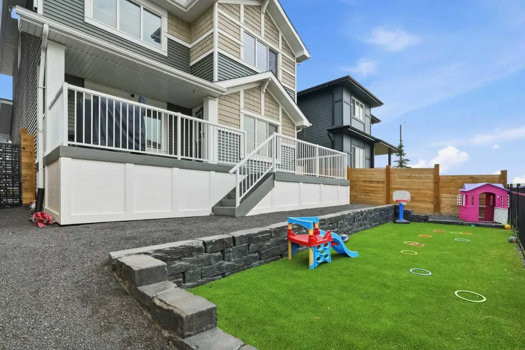 504 Creekrun Lane SW Airdrie AB T4B 5J9