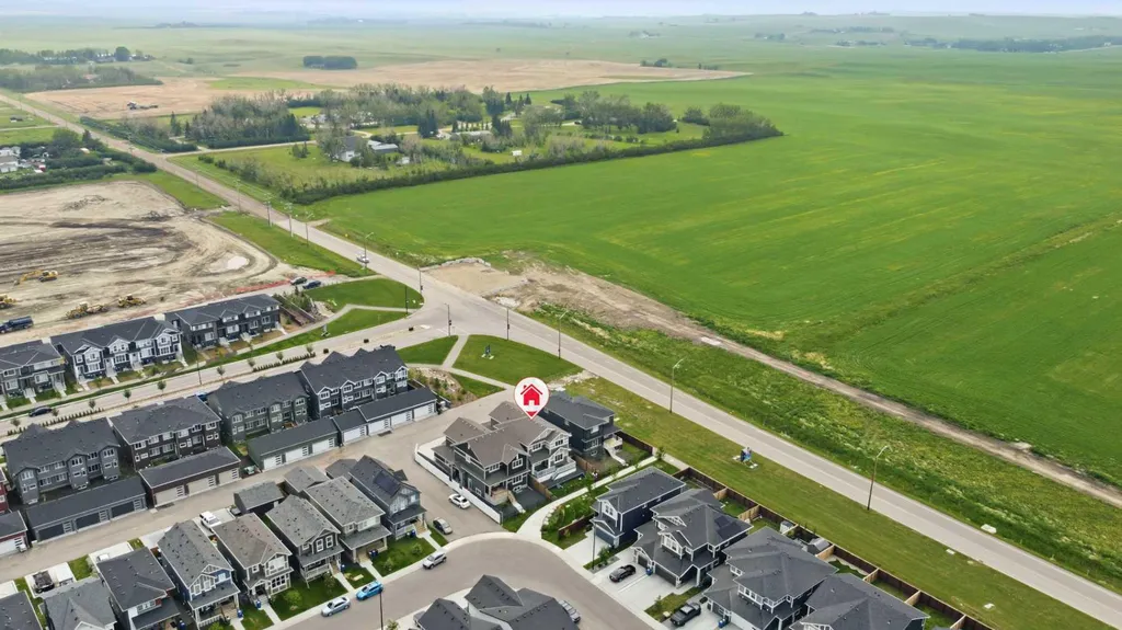 504 Creekrun Lane SW Airdrie AB T4B 5J9