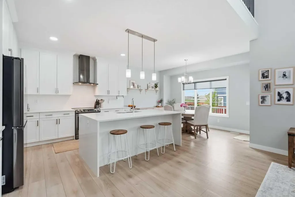 504 Creekrun Lane SW Airdrie AB T4B 5J9