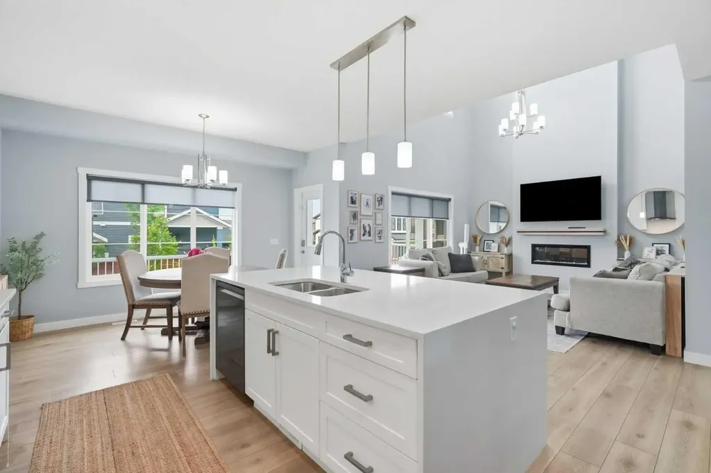 504 Creekrun Lane SW Airdrie AB T4B 5J9
