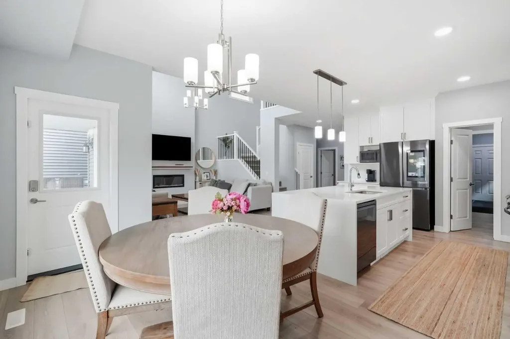 504 Creekrun Lane SW Airdrie AB T4B 5J9