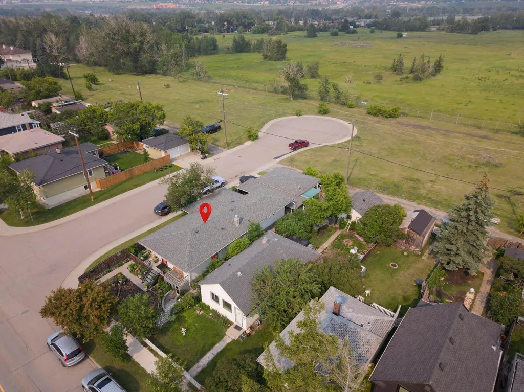 2702 17 Street SE Calgary AB T2G 3W1