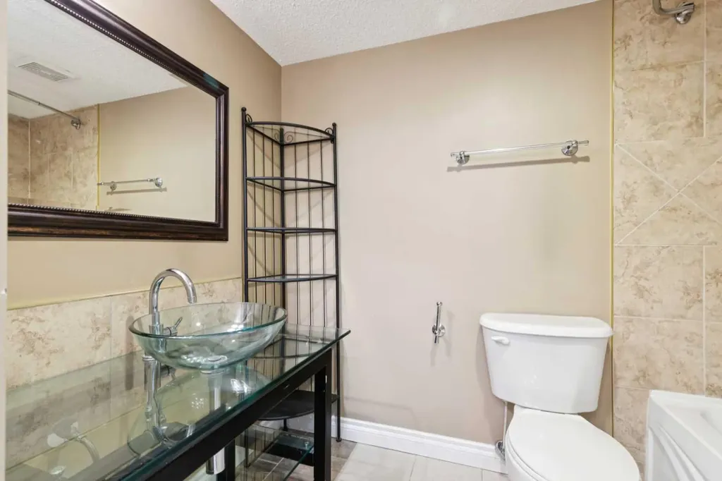 110 24 Avenue SW Calgary AB T2S 0J9