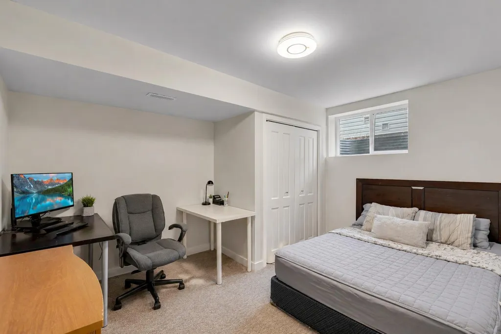 133 Everwoods Close SW Calgary AB T2Y 5A6