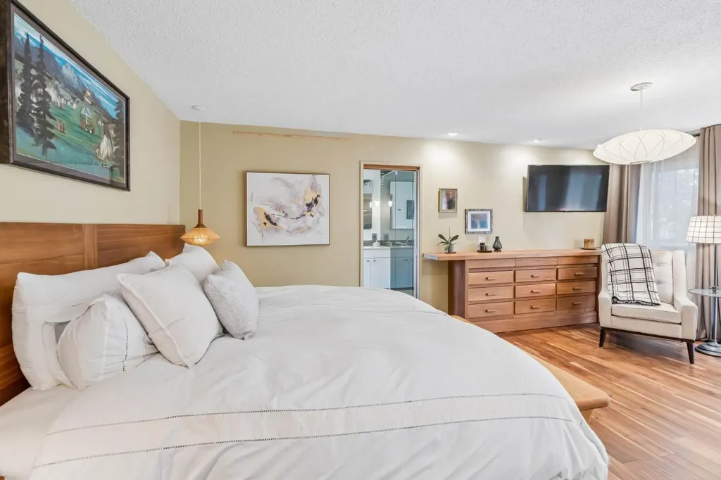 48 Flavelle Road SE Calgary AB T2H 1E7