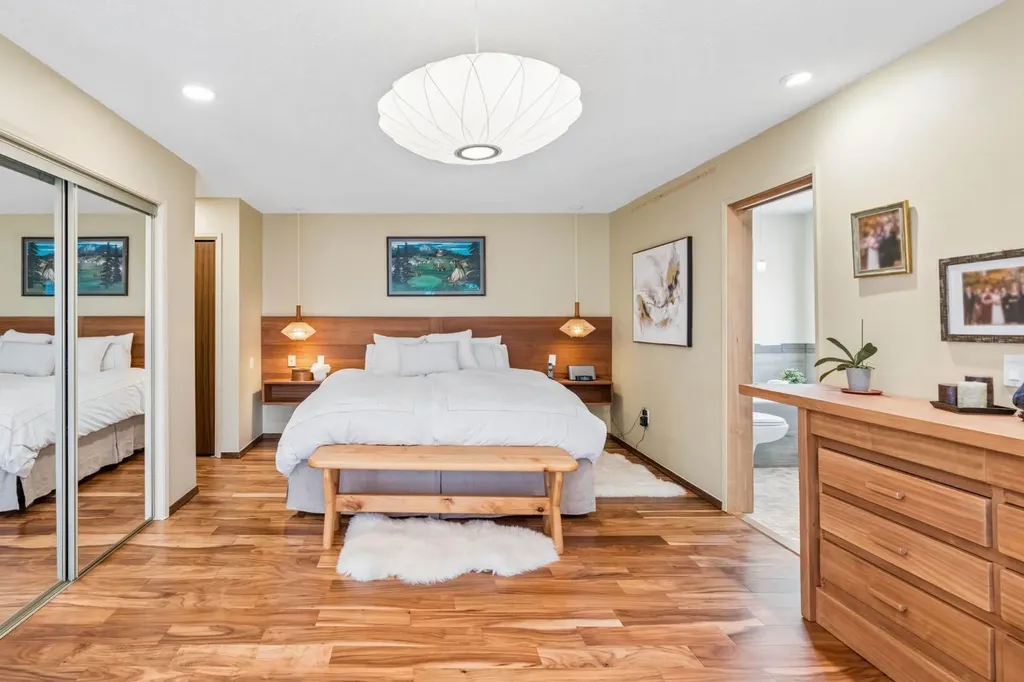 48 Flavelle Road SE Calgary AB T2H 1E7