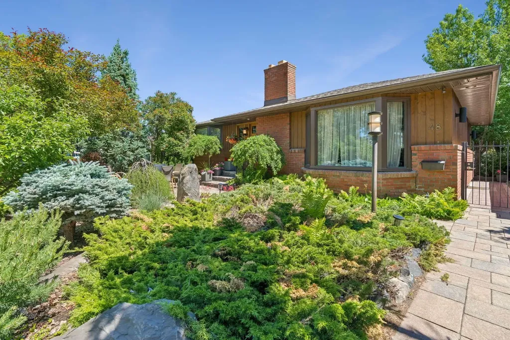 48 Flavelle Road SE Calgary AB T2H 1E7
