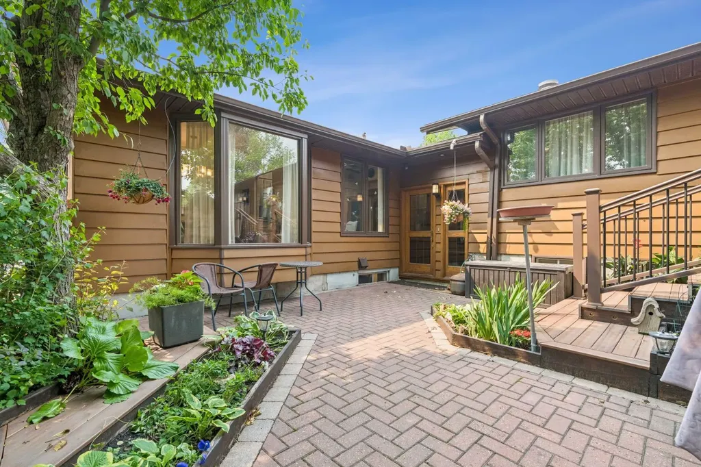 48 Flavelle Road SE Calgary AB T2H 1E7