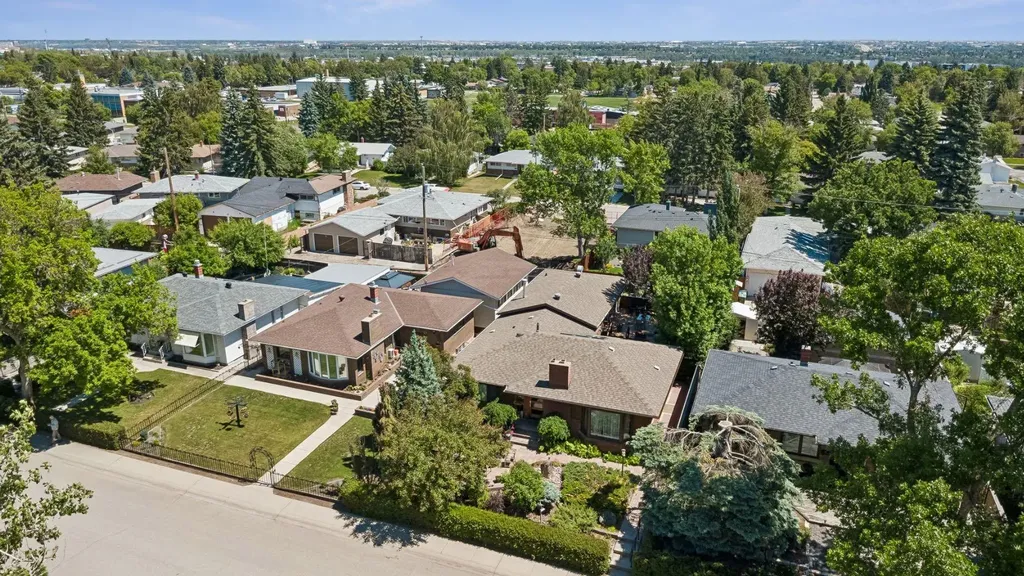 48 Flavelle Road SE Calgary AB T2H 1E7