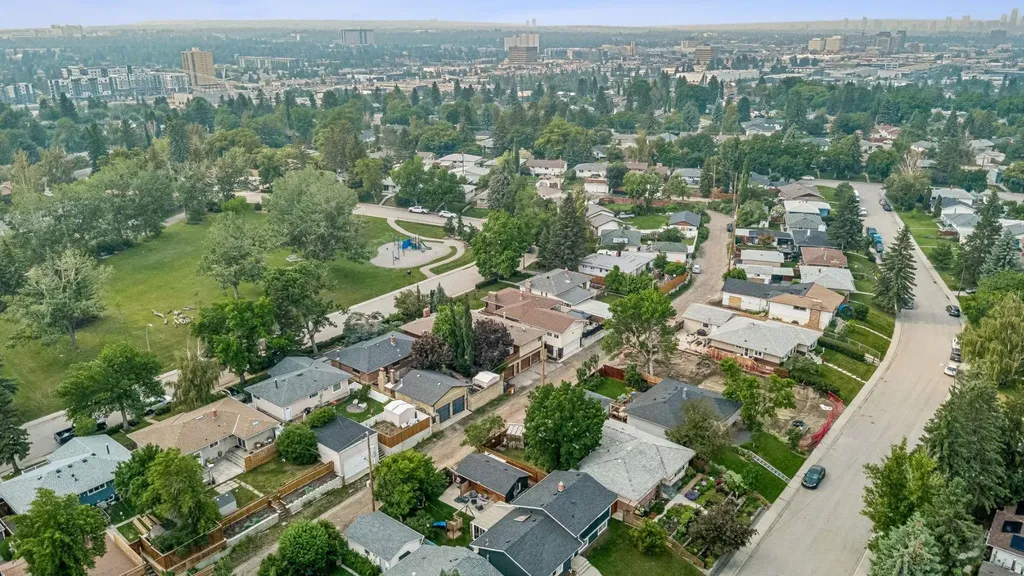 48 Flavelle Road SE Calgary AB T2H 1E7