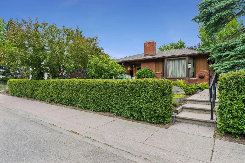 48 Flavelle Road SE Calgary AB T2H 1E7
