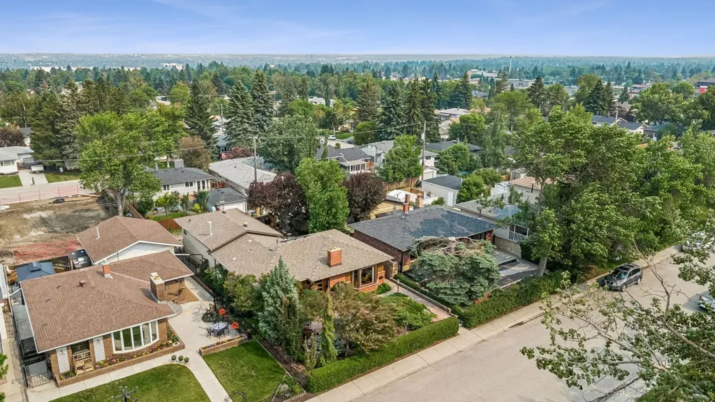 48 Flavelle Road SE Calgary AB T2H 1E7