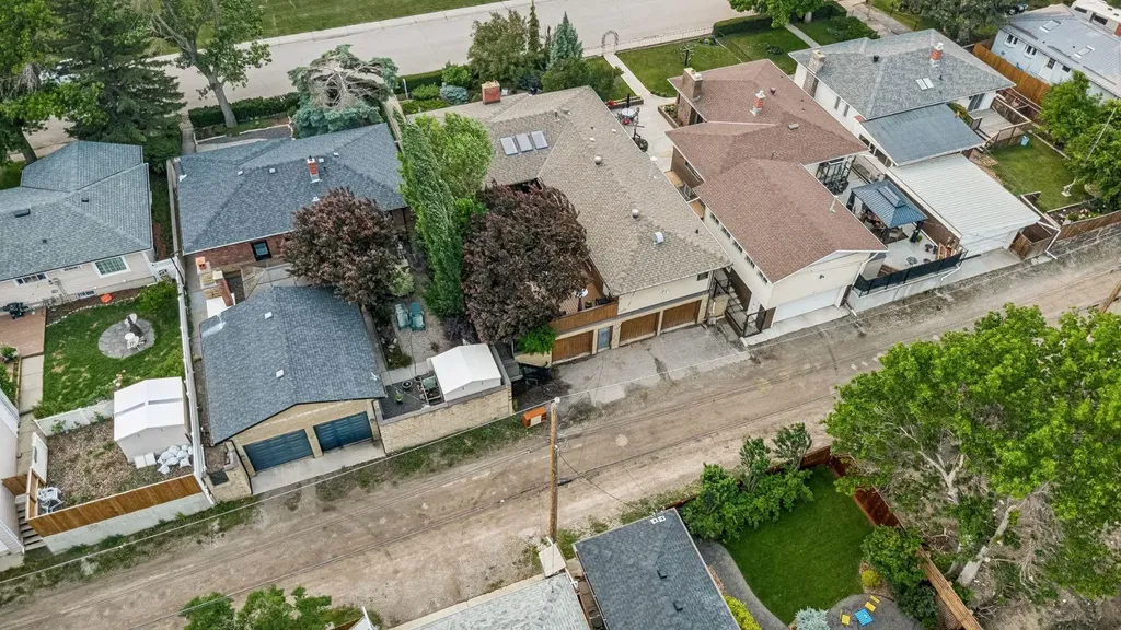 48 Flavelle Road SE Calgary AB T2H 1E7