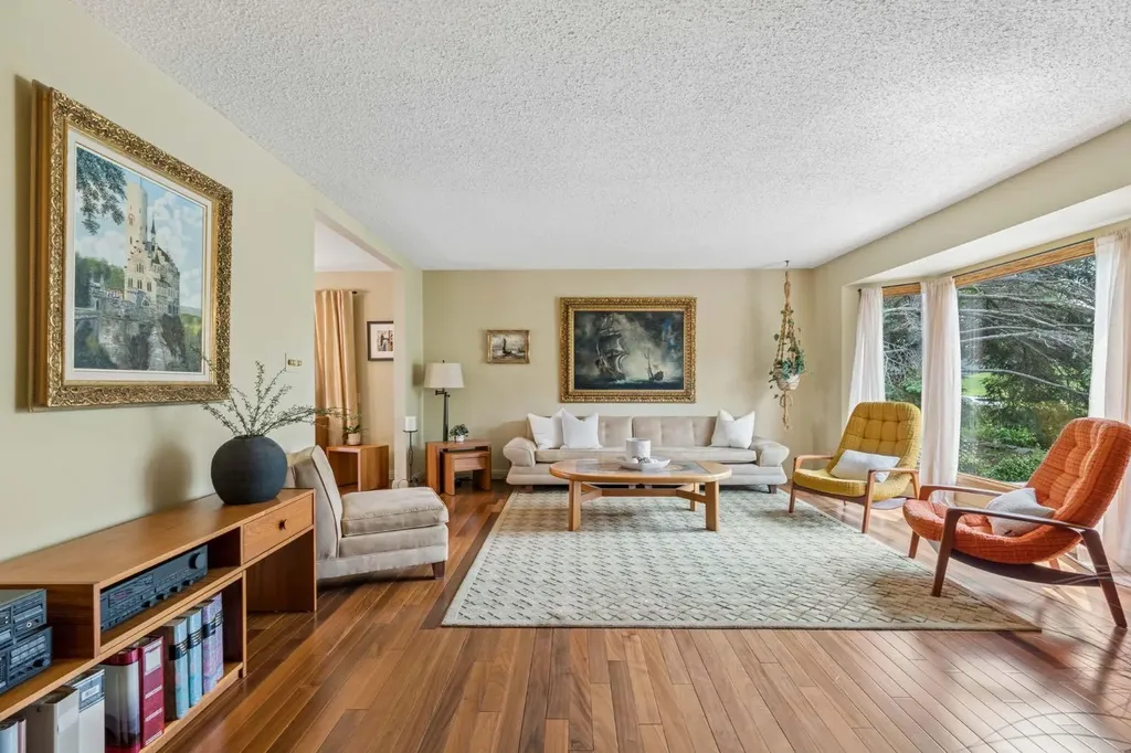 48 Flavelle Road SE Calgary AB T2H 1E7