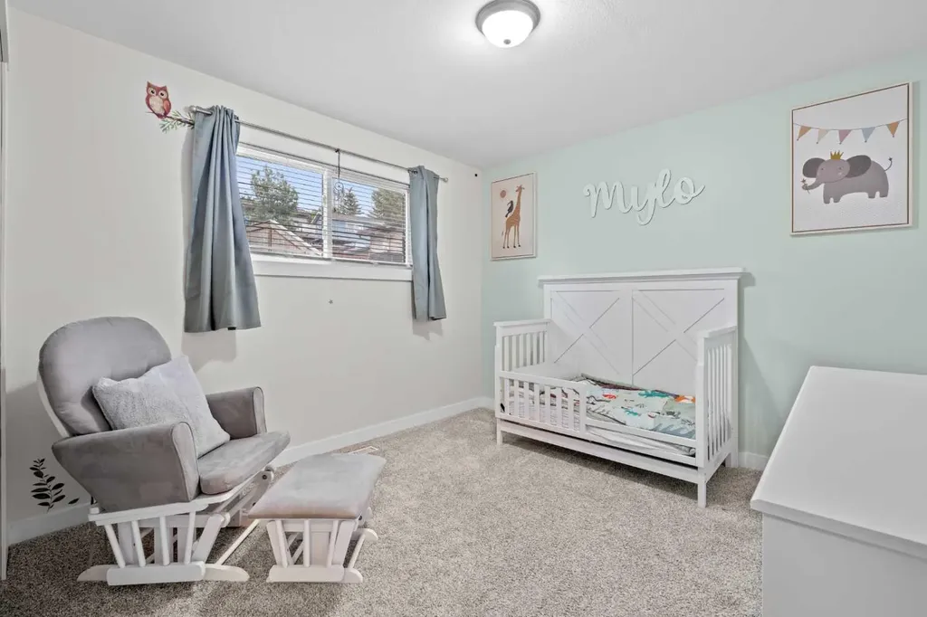 87 Deer Ridge Way SE Calgary AB T2J 5Y7