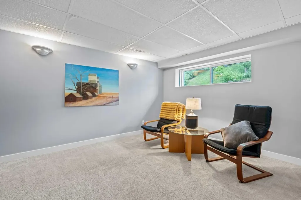 87 Deer Ridge Way SE Calgary AB T2J 5Y7