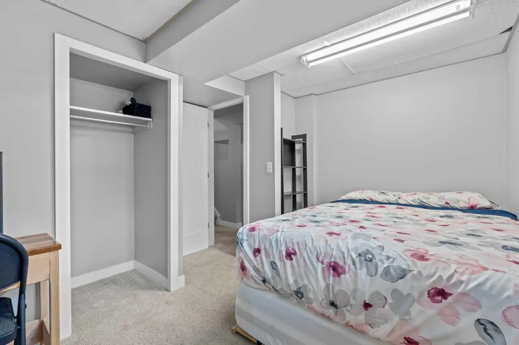 87 Deer Ridge Way SE Calgary AB T2J 5Y7