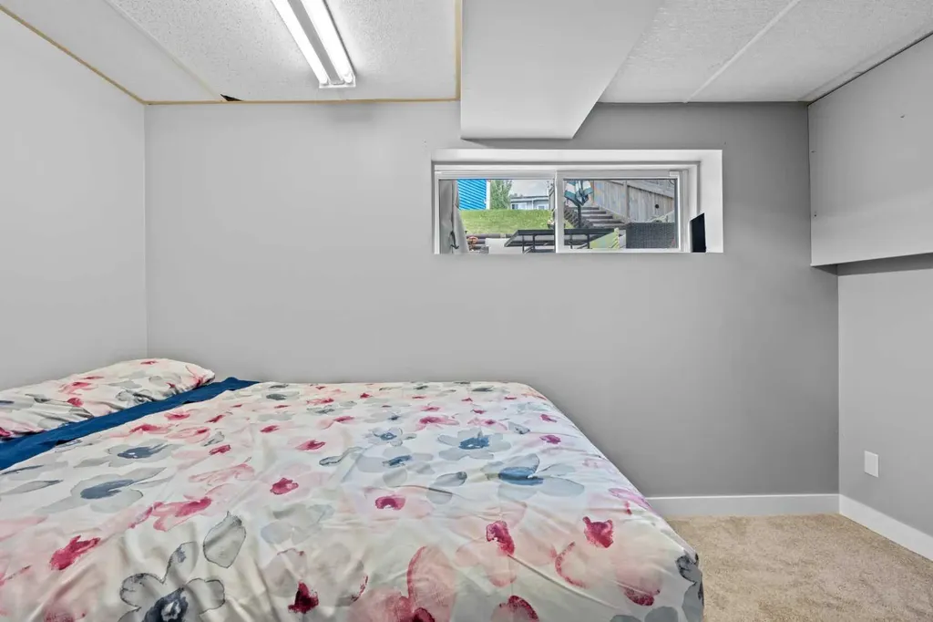 87 Deer Ridge Way SE Calgary AB T2J 5Y7