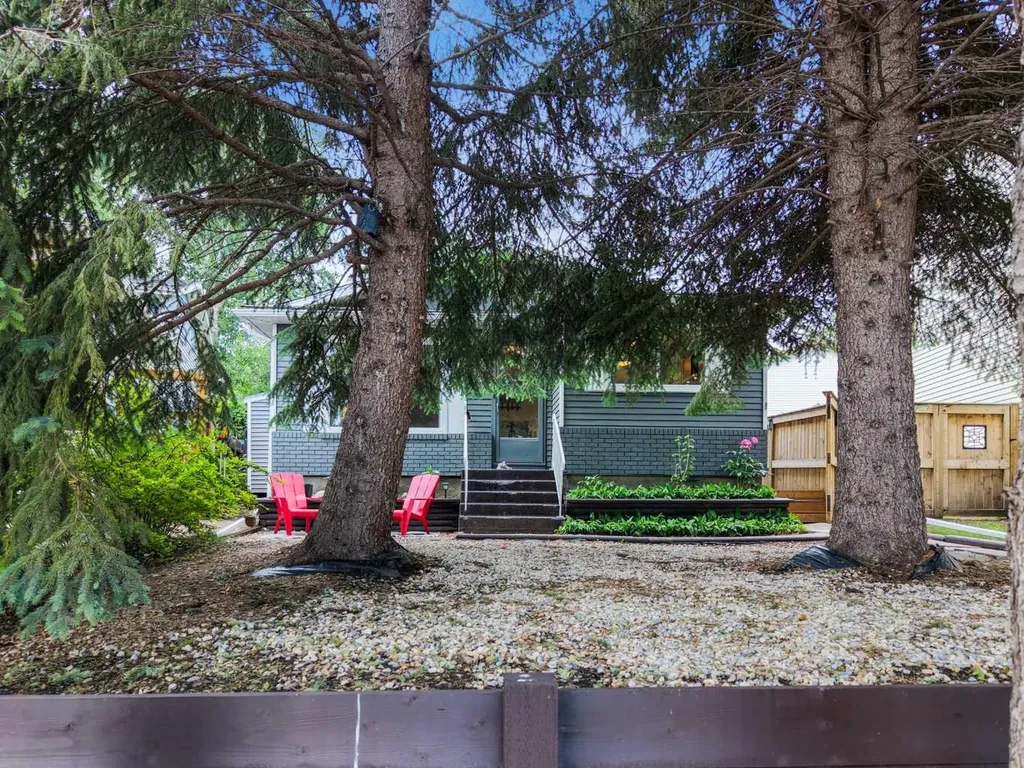 87 Deer Ridge Way SE Calgary AB T2J 5Y7