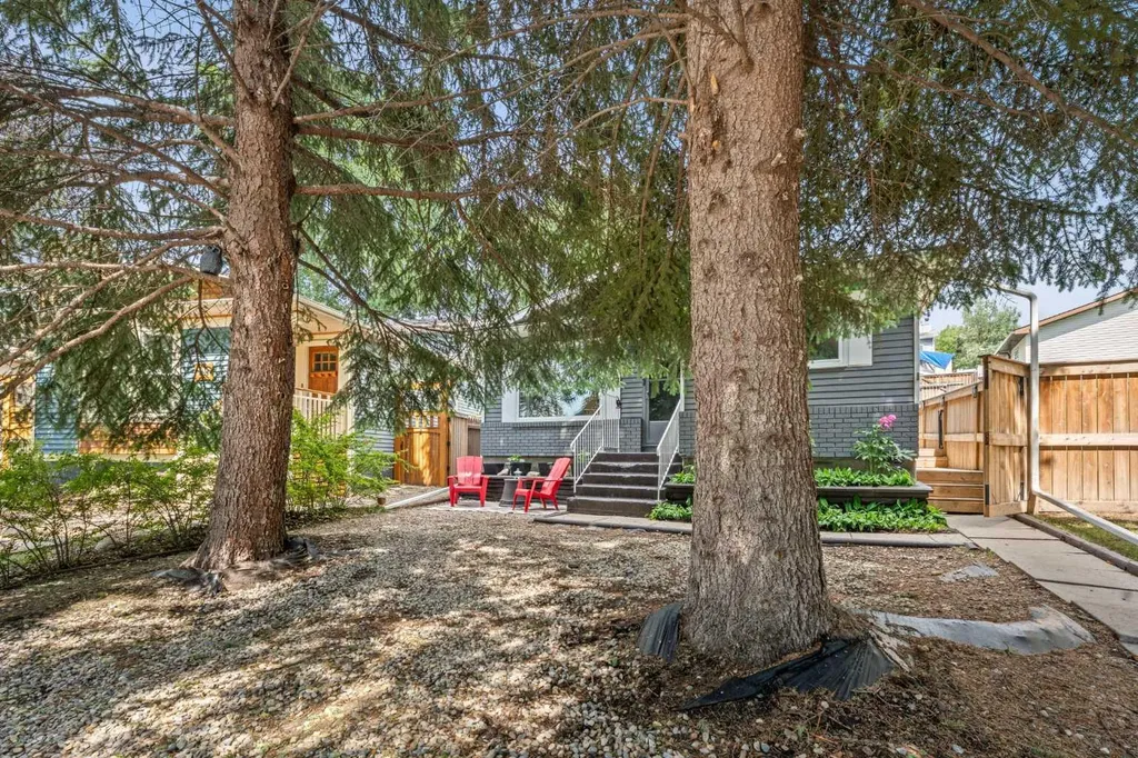 87 Deer Ridge Way SE Calgary AB T2J 5Y7