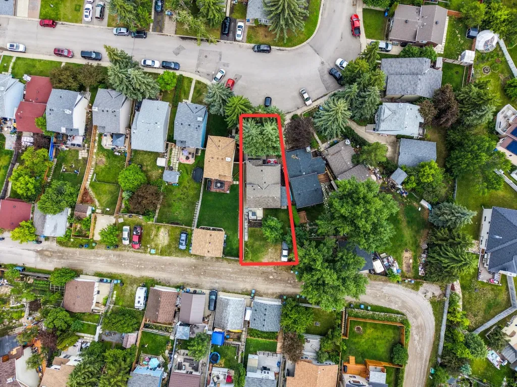 87 Deer Ridge Way SE Calgary AB T2J 5Y7