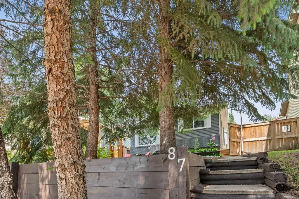 87 Deer Ridge Way SE Calgary AB T2J 5Y7