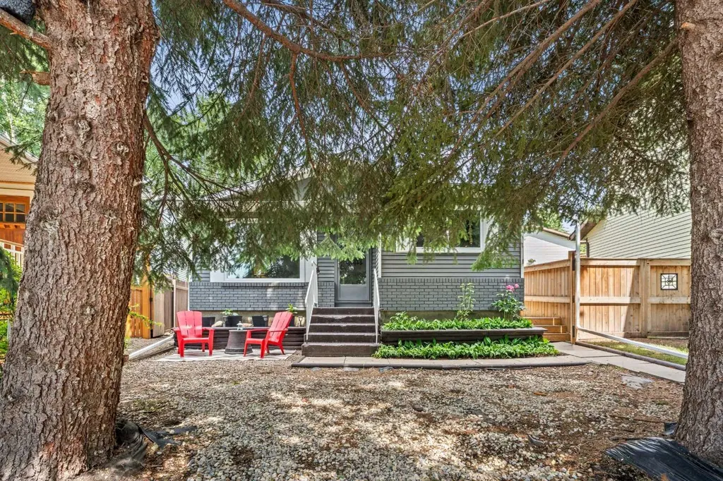 87 Deer Ridge Way SE Calgary AB T2J 5Y7