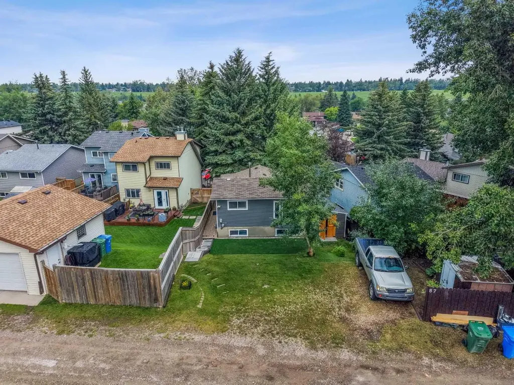 87 Deer Ridge Way SE Calgary AB T2J 5Y7