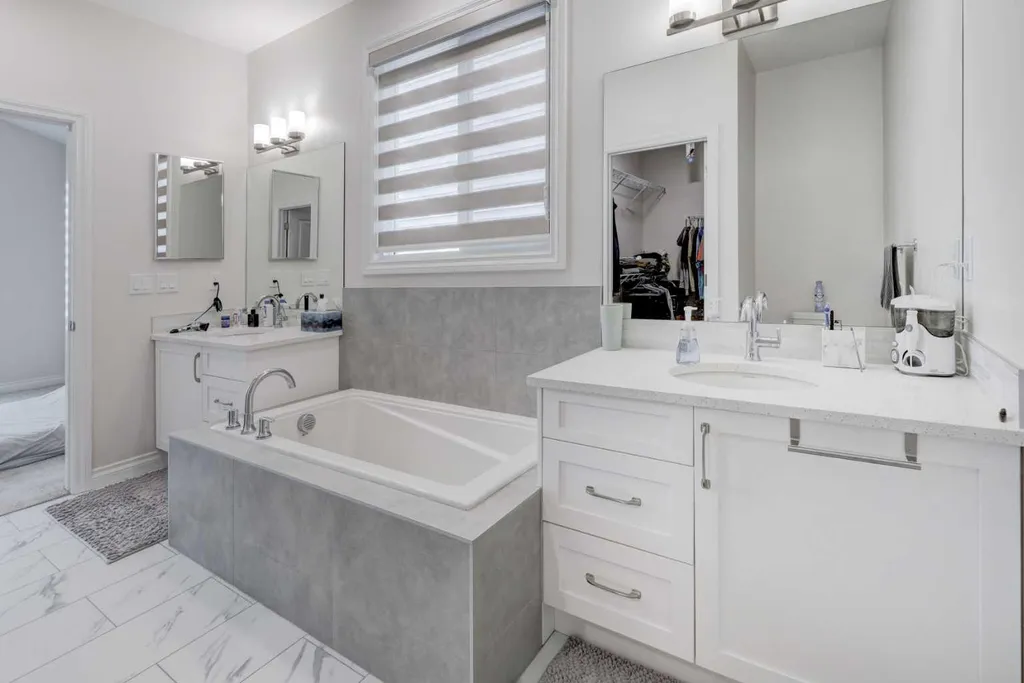 351 Baywater Common SW Airdrie AB T4B0A7