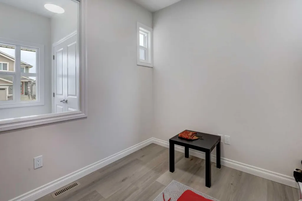 351 Baywater Common SW Airdrie AB T4B0A7