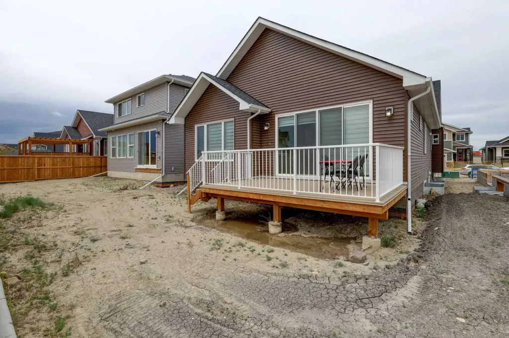 351 Baywater Common SW Airdrie AB T4B0A7