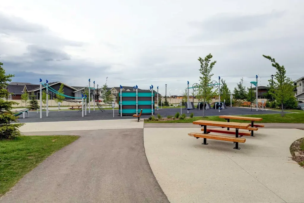 351 Baywater Common SW Airdrie AB T4B0A7