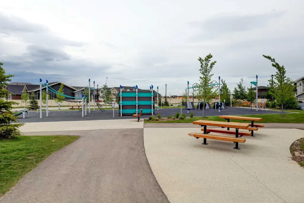 351 Baywater Common SW Airdrie AB T4B0A7