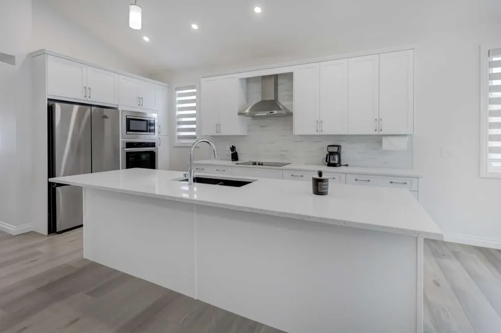 351 Baywater Common SW Airdrie AB T4B0A7