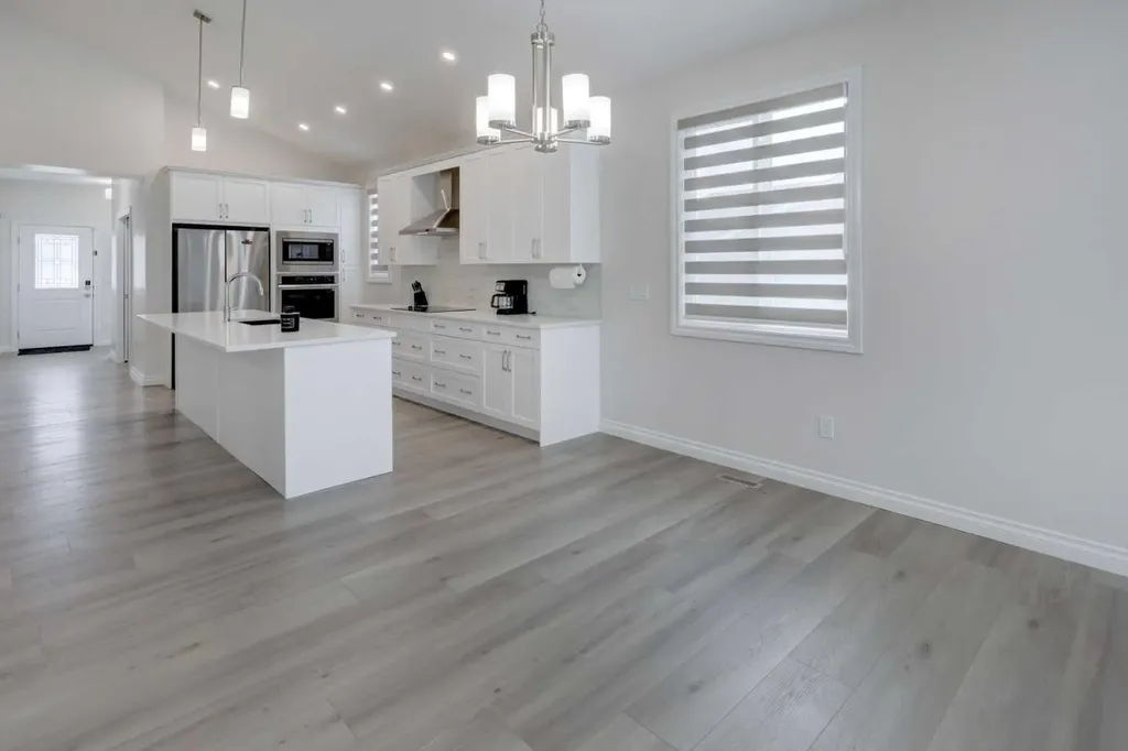 351 Baywater Common SW Airdrie AB T4B0A7