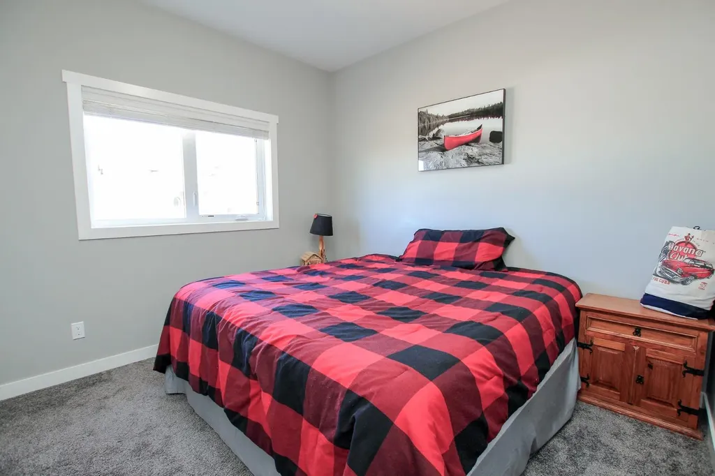 30 Henderson Crescent Penhold AB T0M 1R0