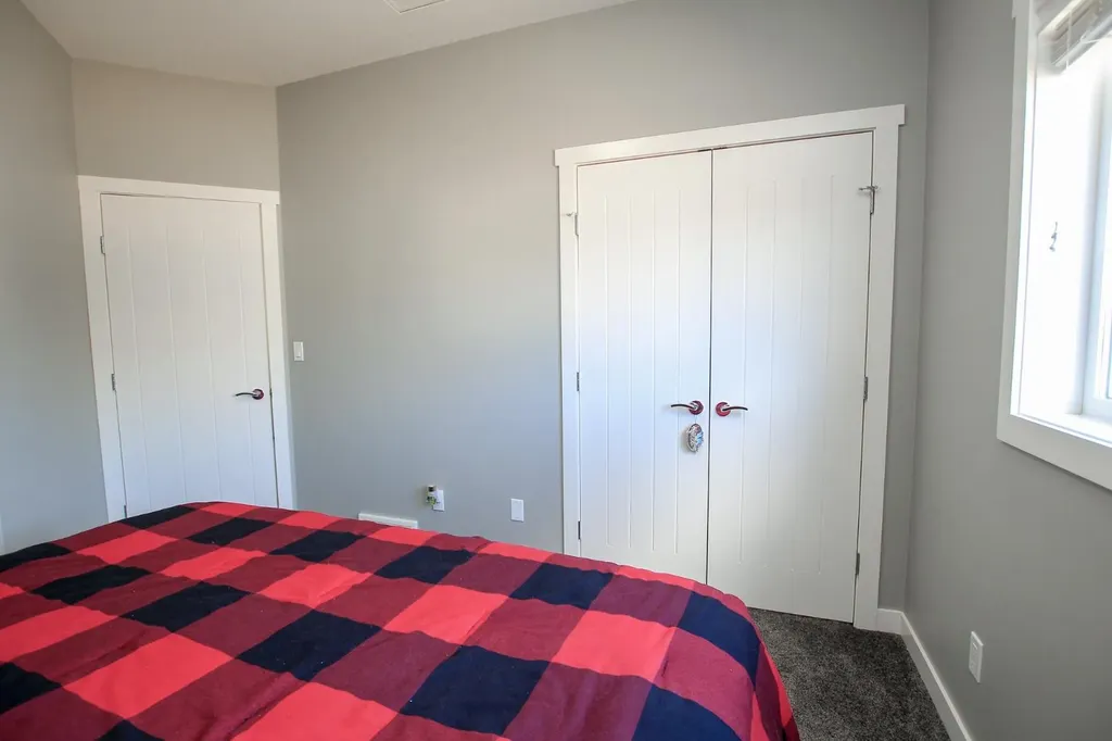 30 Henderson Crescent Penhold AB T0M 1R0