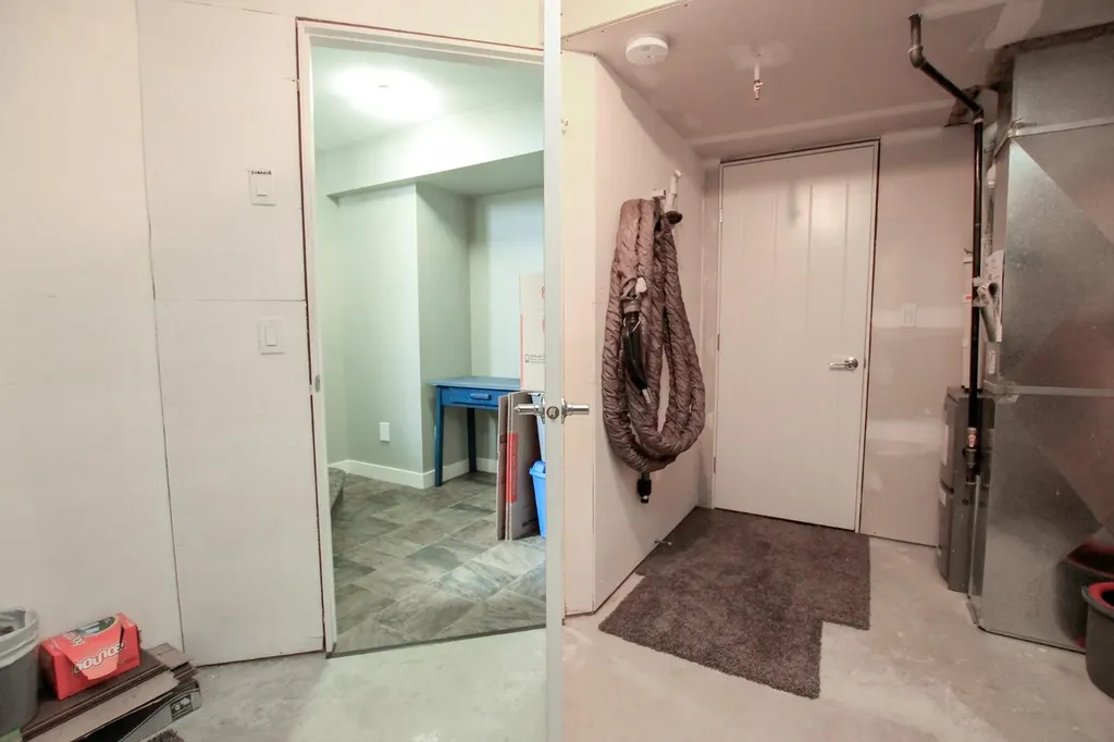 30 Henderson Crescent Penhold AB T0M 1R0