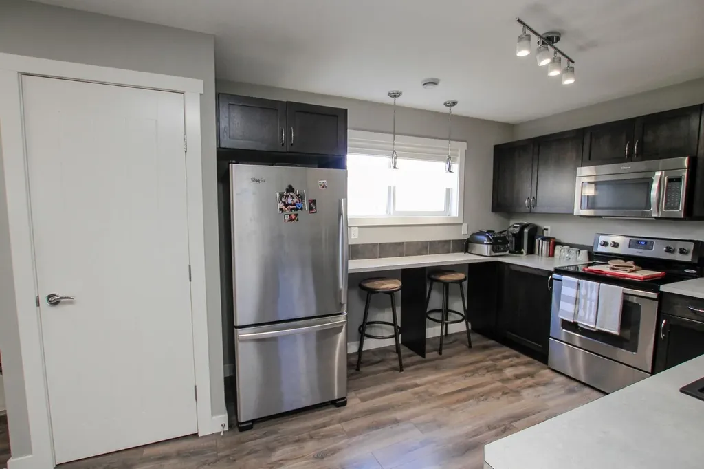 30 Henderson Crescent Penhold AB T0M 1R0