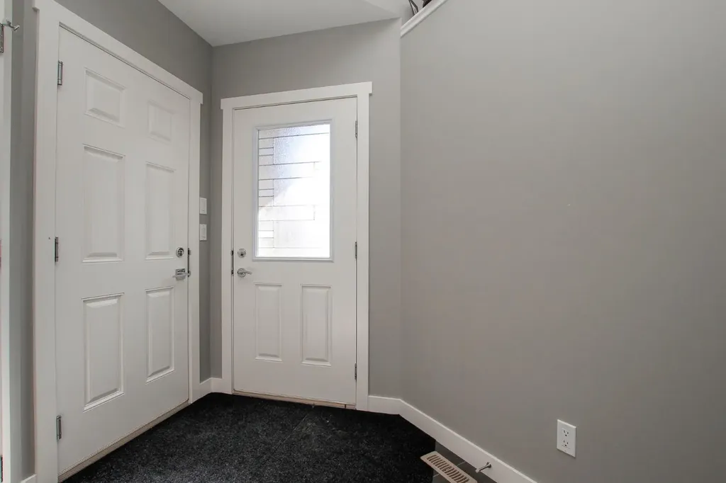 30 Henderson Crescent Penhold AB T0M 1R0