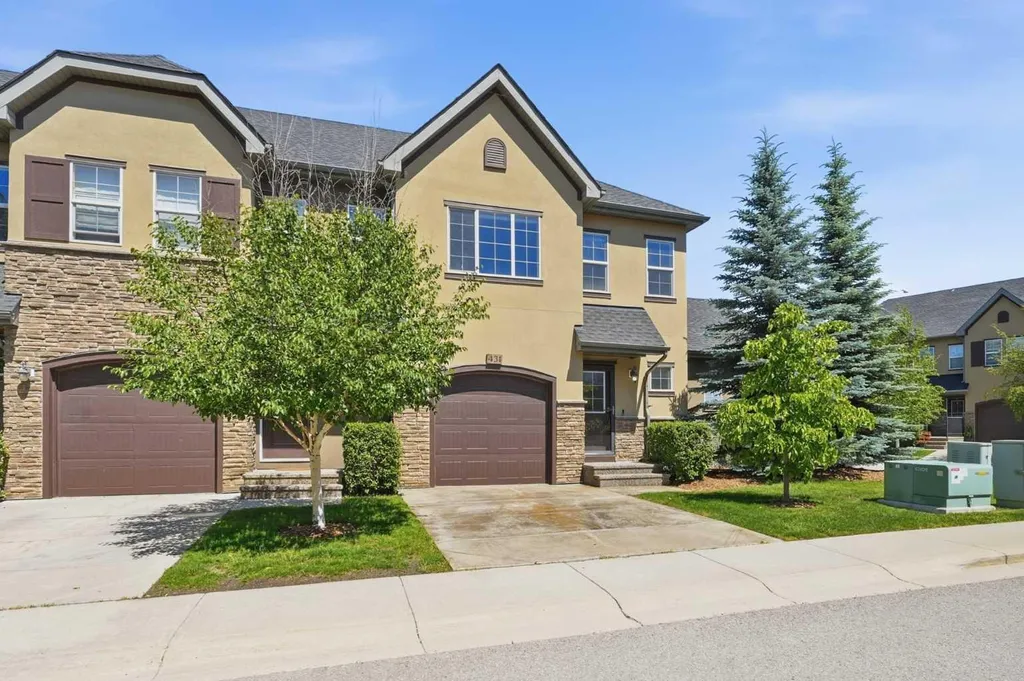 431 Quarry Villas SE Calgary AB T2C 5K1