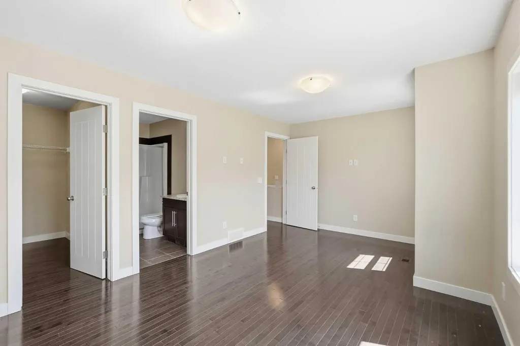431 Quarry Villas SE Calgary AB T2C 5K1
