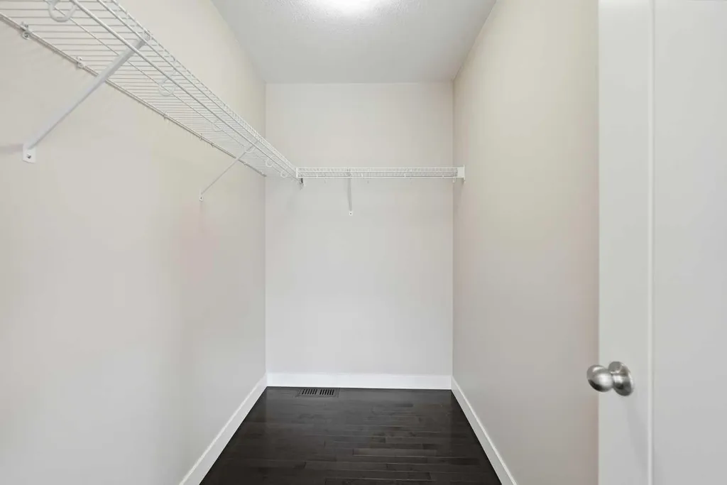 431 Quarry Villas SE Calgary AB T2C 5K1