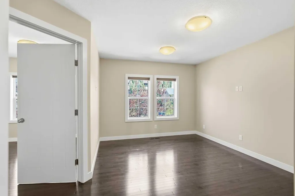 431 Quarry Villas SE Calgary AB T2C 5K1